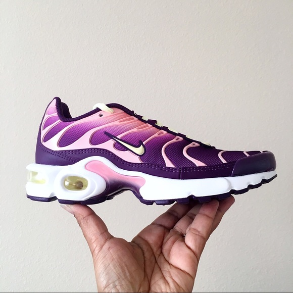 lucky charms tennis shoes